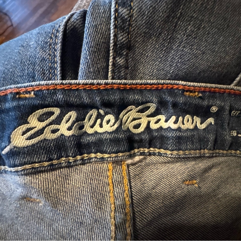 Eddie Bauer Jeans Womens 16 Blue‎ Slightly Curvy Straight Leg Medium Wash Denim - Picture 6 of 8